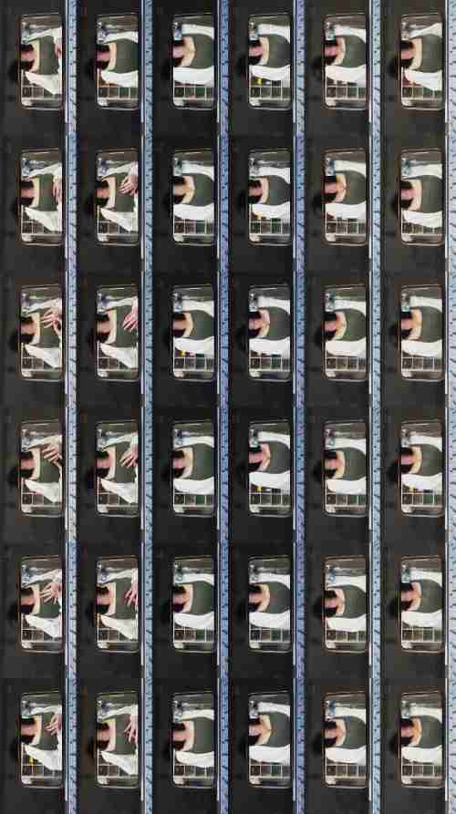 [UNCENSORED-LEAK] EYAN-218 The person behind the erotic streamer with over 100,000 followers. A married woman with H-cup breasts, Momoe, who doesn't show her face during her streams and gets off on her anime-like voice.