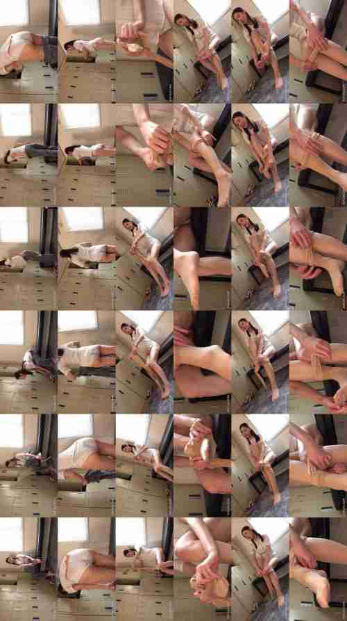 [UNCENSORED-LEAK] DOKS-653 A Full Course of Seductive Pantyhose Office Lady's Beautiful Legs play - Pantyhose Sensation for All Five Senses -